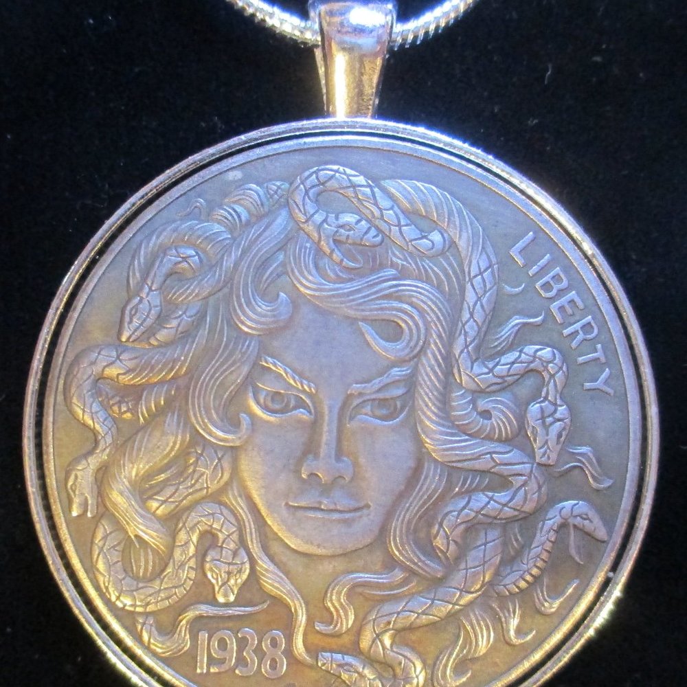 Coin/Pendant- MEDUSA - Fantasy Coin! Necklace - Picture 2 of 7